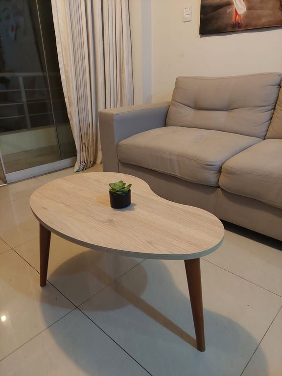 Mesa de centro estilo riñon color rovere