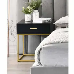 VENTITAS HOME - Mesa Auxiliar Velador Deluxe Marcia Negro y Dorado