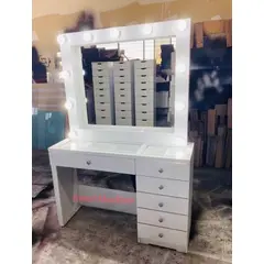 TU MESITA - Tocador Moderno con Luces Evans color Blanco con espejo