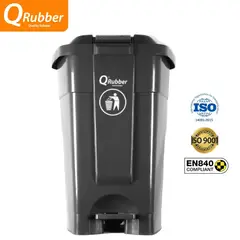 QRUBBER - Tacho de plástico (HDPE) 70 litros gris con pedal