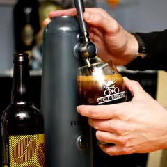 LIBBEY - Dispensador Portatil de Cerveza Fizzics Waytap Gris