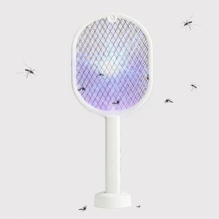 Raqueta mata zancudos mosquitos insectos con luz UV