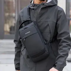 GENERICO - PECHERA MOCHILA MORRAL CRUZADO CROSSBODY ANTIRROBO USB NEGRO