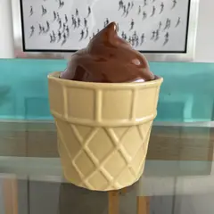 GENERICO - Envase porta helados de 1 litro de cerámica color barquillo con tapa chocolate