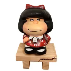 GENERICO - Adorno o alcancía Mafalda Roja Pintada a Mano - Present