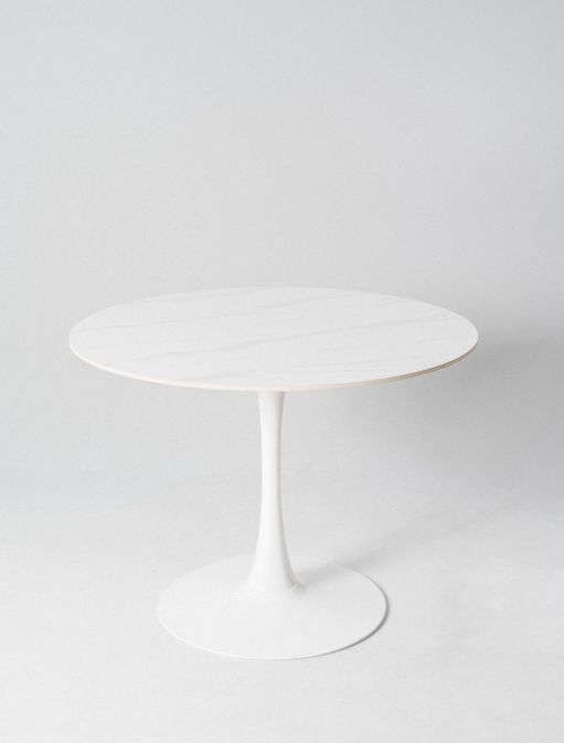 Mesa Tulip con tablero de piedra sinterizada