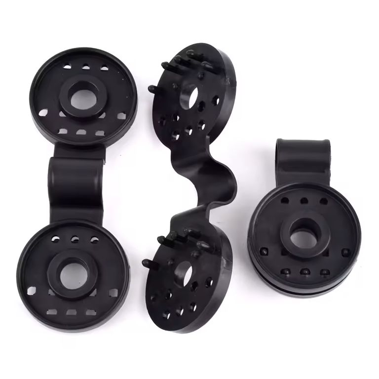 PACK X 50 CLIPS SUJETADOR PARA MALLA RASCHEL INVERNADERO 7.3 x 2.7 CM