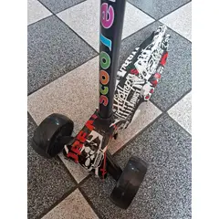 GENERICO - SCOOTER PLEGABLE PARA NIÑOS Y NIÑAS CON LUCES LED GRAFITI