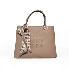GENERICO - Cartera Para dama Con cierre elegante  color  beige