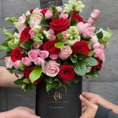 VI REGALANDO AMOR - Box Greeicy - Box de 50 rosas con Espumante Riccadonna- Dia de la madre