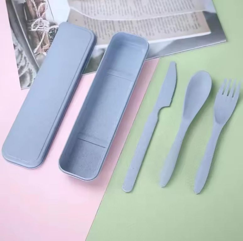 SET DE 3 CUBIERTOS ECOLÓGICOS PORTÁTIL COLOR CELESTE