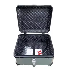 GENERICO - CAJUELA DE ALUMINIO PARA MOTO  65L MODELO X PLATEADO