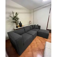 GENERICO - SECCIONAL MIA 3 CUERPOS + 1 BANQUETA color negro