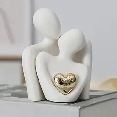 GENERICO - Escultura en Polímero de Pareja Minimalista con Corazón Dorado