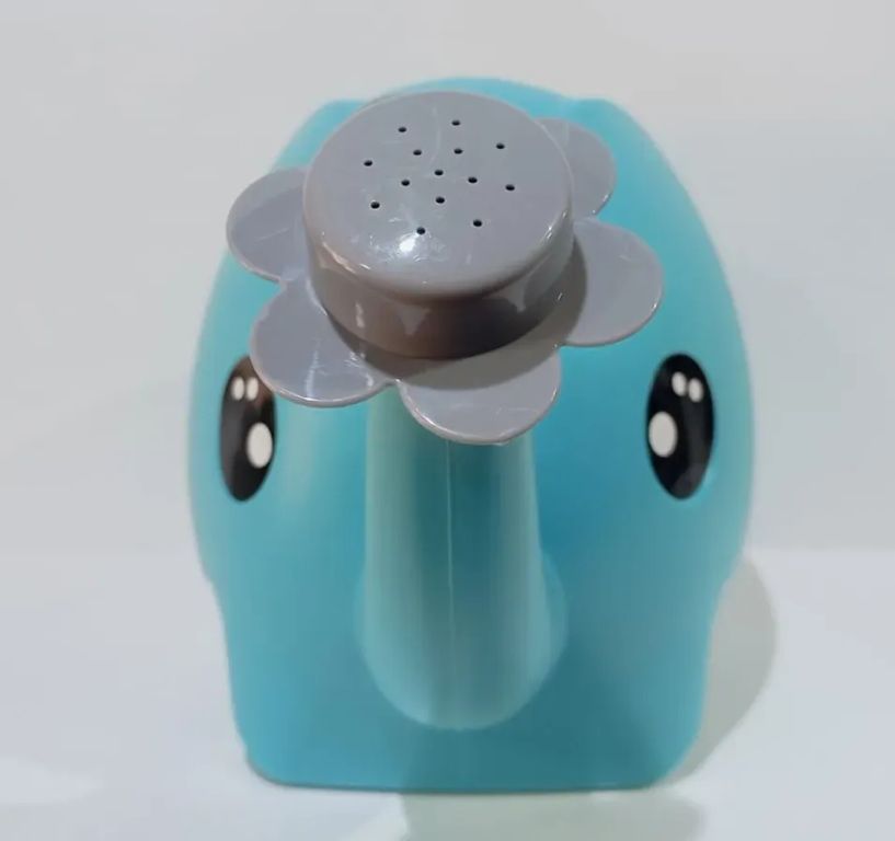 REGADERA DE 1.5L PLÁSTICO TURQ MOD ELEFANT BABY CON ROCIADOR DE JARDINERÍA PLASTIMACETA LÍNEA DELUXE