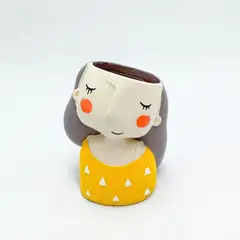 GENERICO - Maceta Niña Amarilla Decorativa de Resina con Drenaje