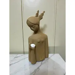 MAP DESIGN HOME - Adorno Escultura Dama Nube 13x07x28 cm - Marron