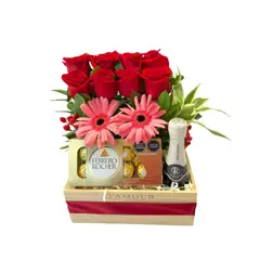 D'AMOUR - Caja De Rosas Y Gerberas