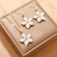 GENERICO - Collar y aretes Flor de loto