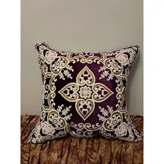 GENERICO - COJIN LILA CON DORADO DECORATIVO ESTILO ARABE