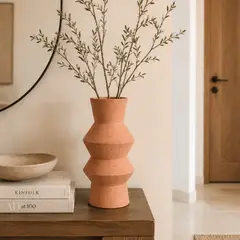 LAR DANIELSEN - Jarrón terracota con silueta zigzag 30 cm. - Twist