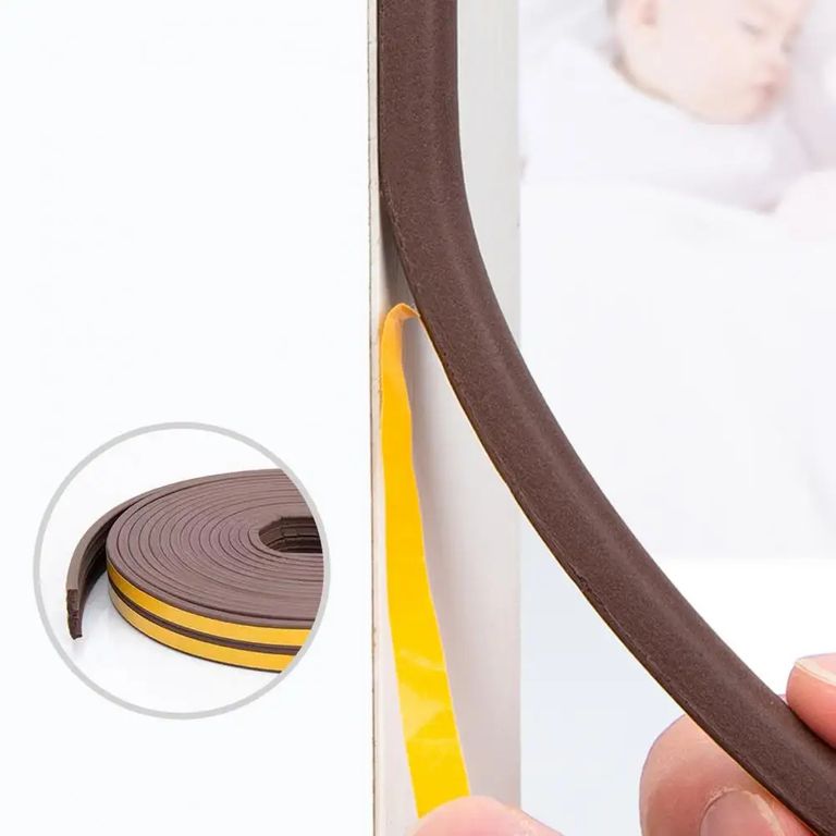 Burlete Adhesivo Para Puertas y Ventanas Color Blanco 6m