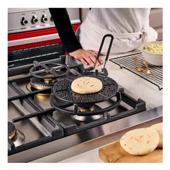 VICTORIA - PARRILLA PARA PANES AREPAS MULTIUSO DIFUSOR DE CALOR DE HIERRO FUNDIDO VICTORIA