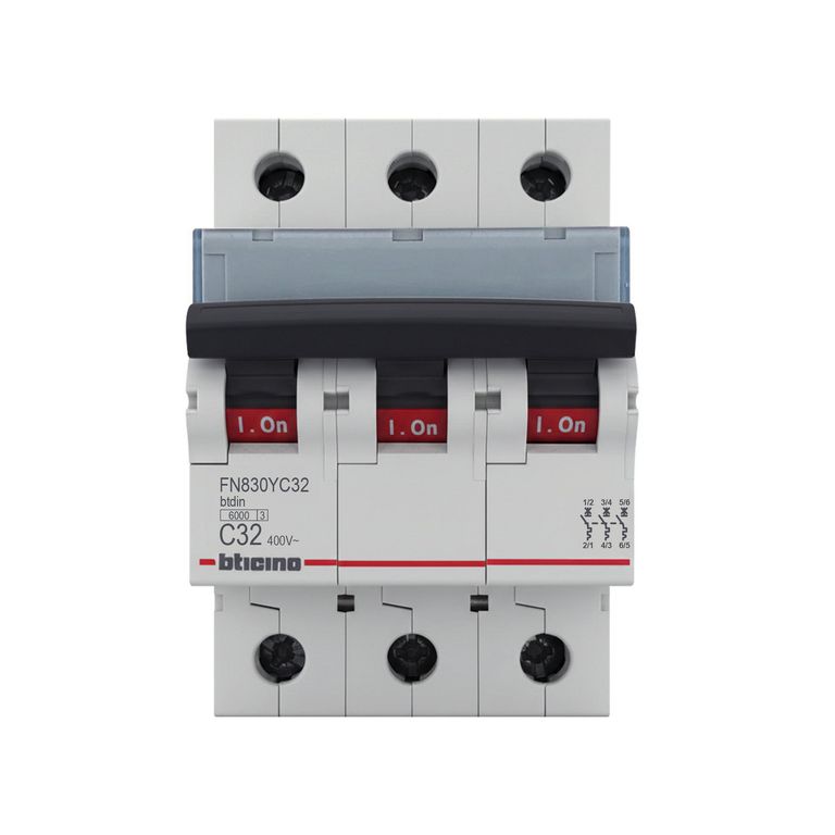 Interruptor Termomagnético 3x32A Bticino
