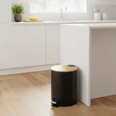 JUST HOME COLLECTION - Papelera de Plástico con Pedal y Tapa Bambú Negra 5L