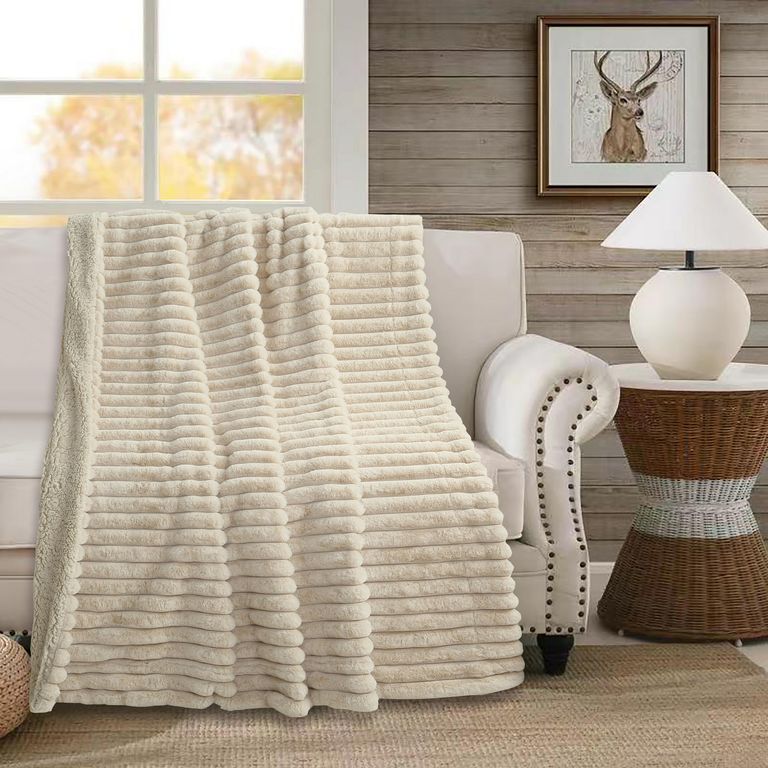 Manta Classic Rabbit 125 x 150 Beige